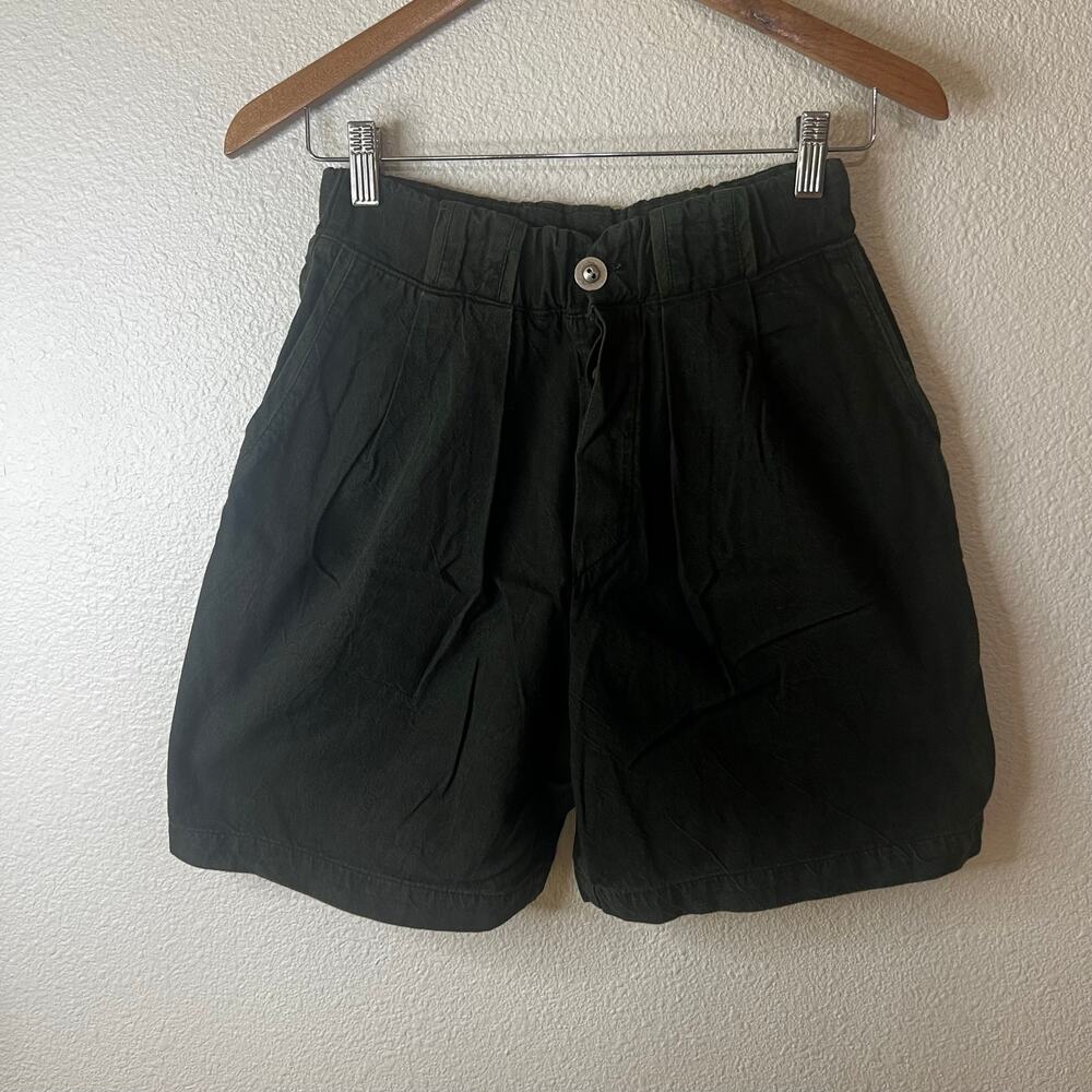 The North Face Vintage olive green 100% cotton button fly high rise shorts S/M